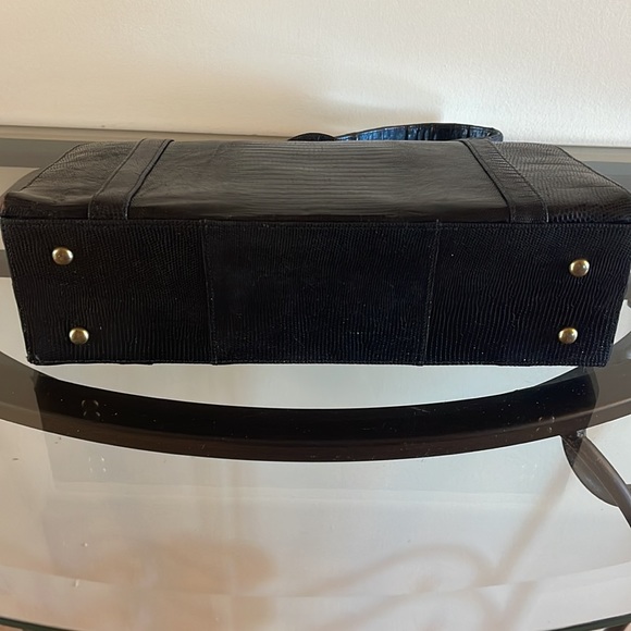 Vintage black leather Pocketbook, with a metal clasp and a built-in wallet. - Picture 6 of 8